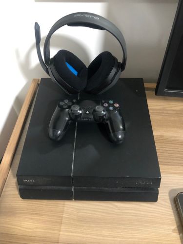ps4 with a headset for seal 