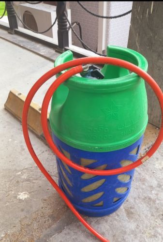Gas cylinder+Regulator+pipe
