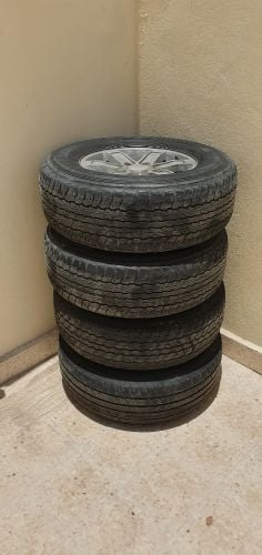 4 original GMC tyres and rims