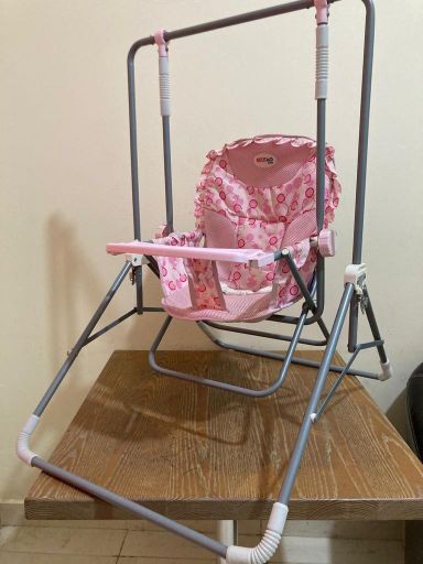 Red tag Baby swing for sale QAR 110