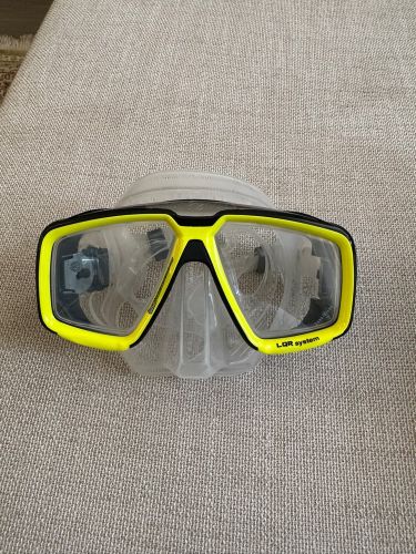 Diving goggles 