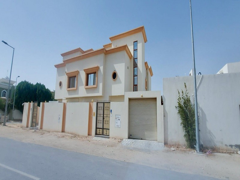 5 bhk villa in abu hamour