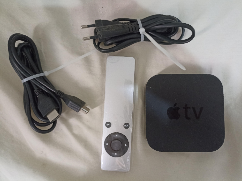 apple tv with remote 