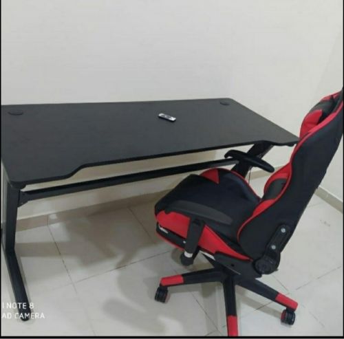 Gaming Chair And Table 