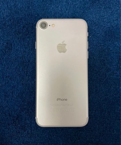  iPhone 7  (white)